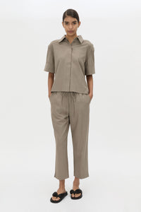 Front view CAMILLA AND MARC Vector Crop Pant in Mocha Brown styled with the Vector Short Sleeve Shirt.
