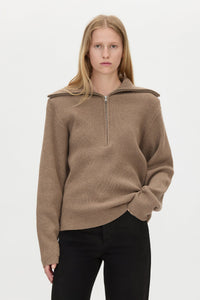 Cropped view CAMILLA AND MARC Anouk Knit Pullover in Caramel with quarter‑zip metal opening and cotton–merino blend.