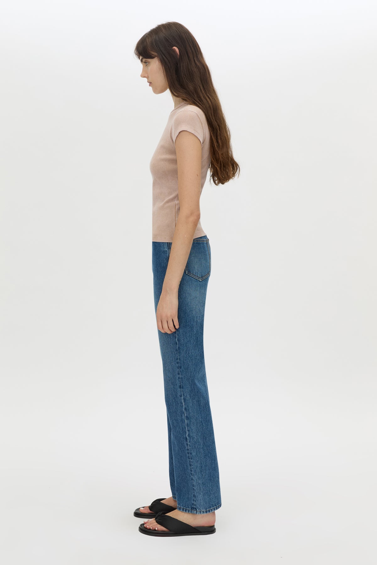 Side view CAMILLA AND MARC Elara rib logo tee in rosewood.