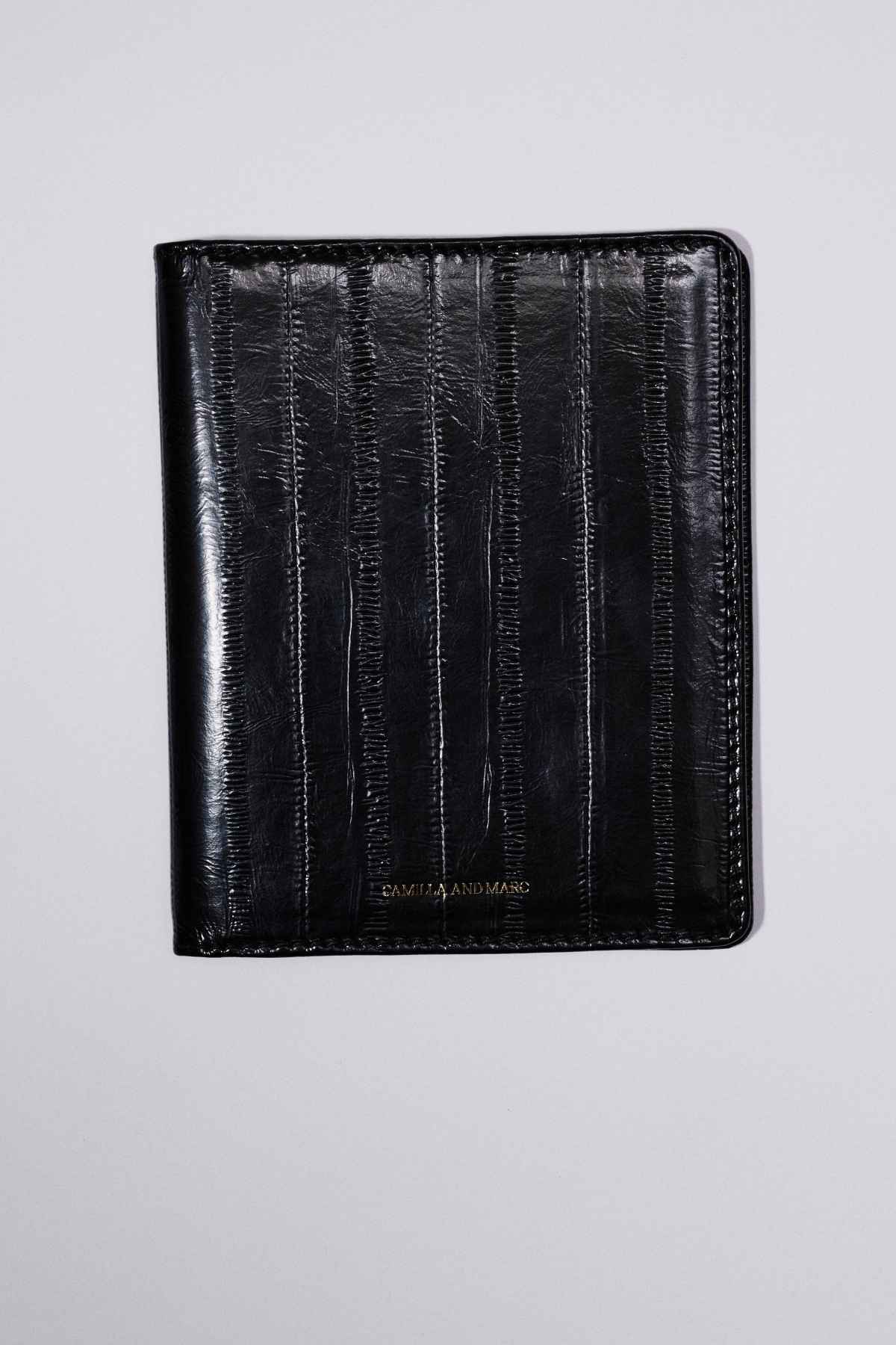 Mette Passport Wallet